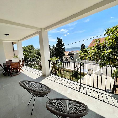 Apartments Maja Драмал Екстериор снимка