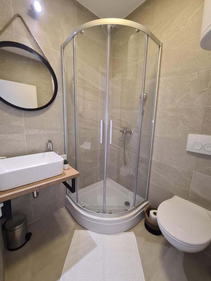 Apartments Maja Драмал Екстериор снимка
