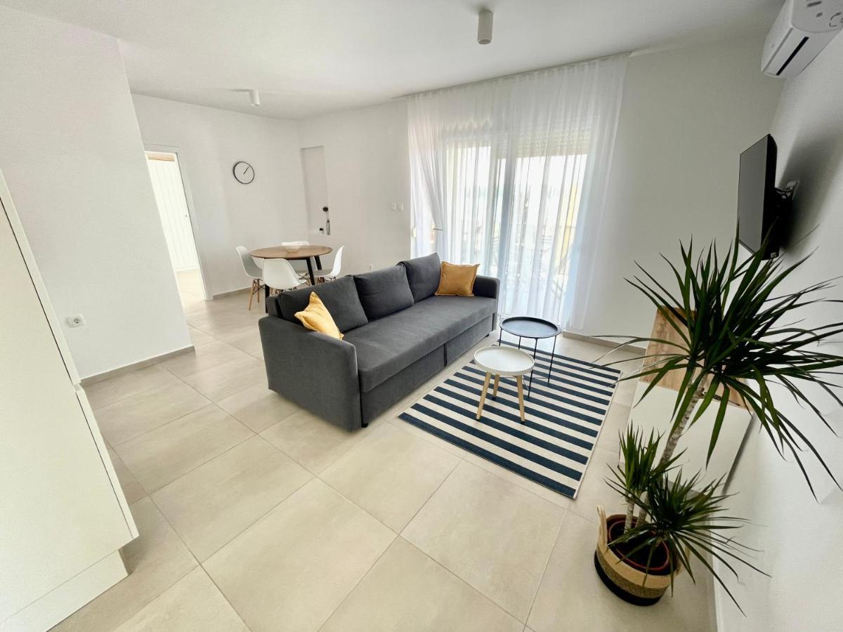 Apartments Maja Драмал Екстериор снимка