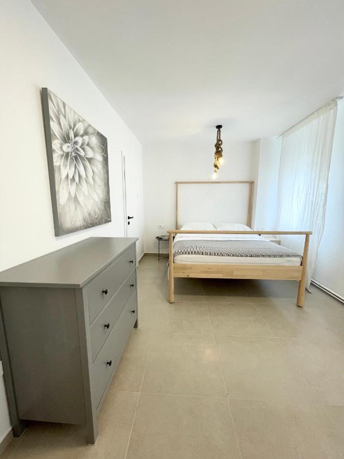 Apartments Maja Драмал Екстериор снимка